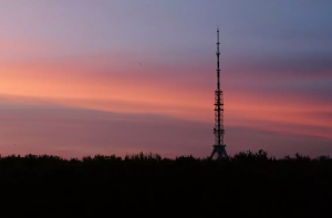 Ucrania denuncia ataque de un avión ruso contra la torre de la televisión en Jarkov