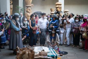 Boric participa en ceremonia de rogativa con pueblos originarios en La Moneda