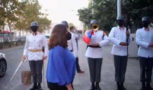 VIDEO| Ejército rinde honores a ministra Maya Fernández, nieta de Salvador Allende