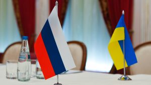 Ucrania y Rusia retoman un difícil diálogo mientras combates no dan tregua