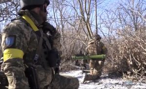 Ucrania aguarda nuevo armamento mientras Rusia estrecha el cerco en el Donbás