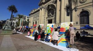 Día Mundial de la Concienciación del Autismo: Mural gigante se expondrá ante La Moneda