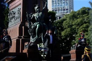 Presidente Boric inicia su visita a Argentina: "Tenemos complicidad con Alberto Fernández"