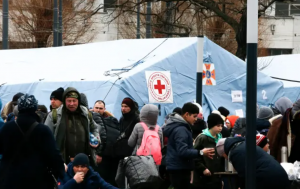La Cruz Roja logra acceder a Irpin y llevar ayuda humanitaria a supervivientes ucranianos