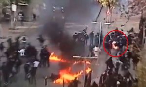 VIDEO| Manifestante habría resultado con quemaduras tras incidentes en Instituto Nacional