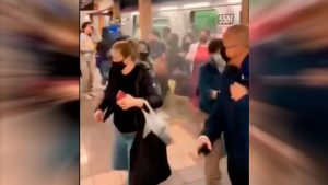 VIDEO| Minutos de terror luego de balacera con varios heridos en el Metro de Nueva York