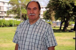 Usach reconoce aporte y legado del Premio Nacional de Historia Julio Pinto