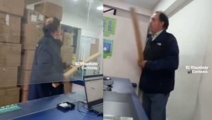 VIDEO| Hombre amenaza con un palo a trabajadores de ferretería en Santiago
