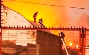 Voraz incendio destruye completamente cité en Santiago Centro: Familias vivían hacinadas