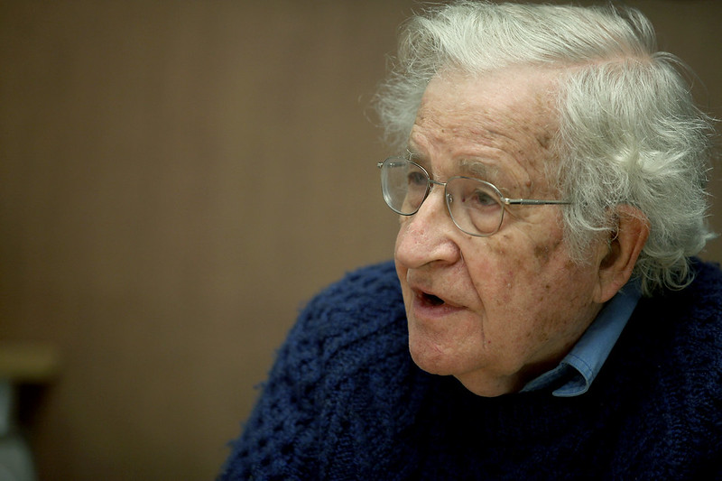 Noam Chomsky y guerra en Ucrania: "Lo que impulsa la política no es la seguridad"