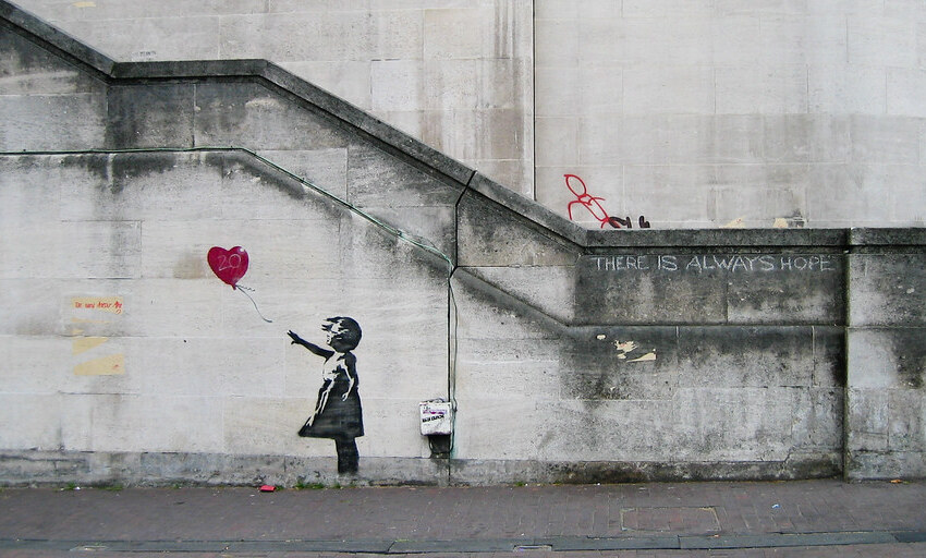 Primera parada es en Chile: El enigmático Banksy llega a Latinoamérica