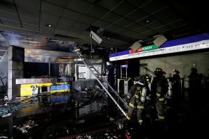 Estallido social: Cámara aprueba crear comisión investigadora por incendios en el Metro