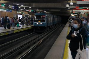 Metro de Santiago sufre nueva falla técnica que obligó a cerrar el servicio en la Línea 6