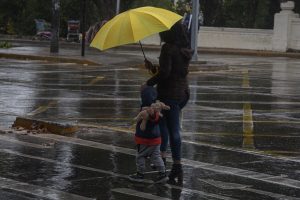 Alerta de chubascos en Santiago: Revisa el pronóstico del tiempo para el fin de semana