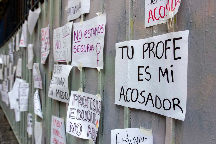 Exalumnas denuncian a la Universidad Católica por violencia de género y discriminación