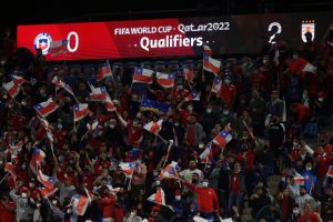 Selección Chilena recibe duros castigos de la FIFA tras mal comportamiento de los hinchas