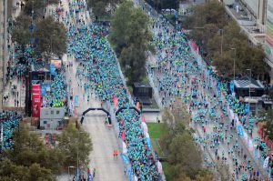 Maratón de Santiago: Revisa todos los cortes y desvíos de tránsito para este domingo