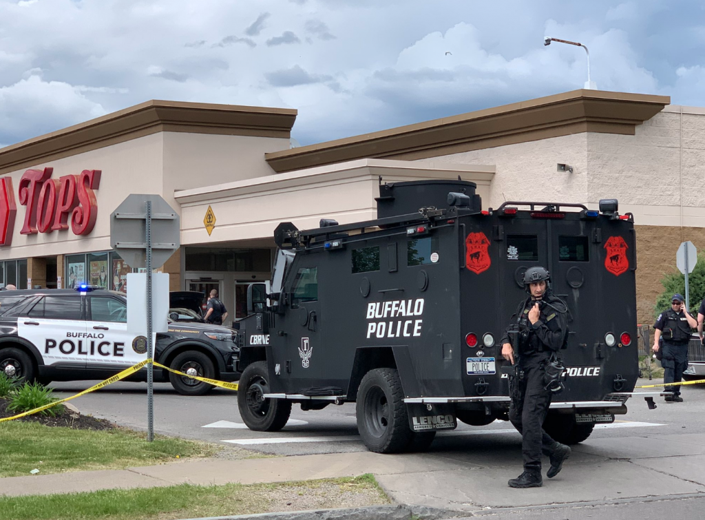 EE.UU.: Policía confirma 10 muertes en tiroteo en supermercado de Búfalo en Nueva York