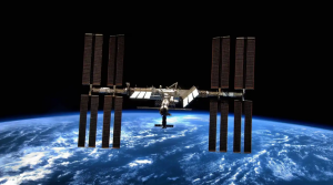 La tripulación de la Estación Espacial Internacional ingresa a la nave Starliner de Boeing