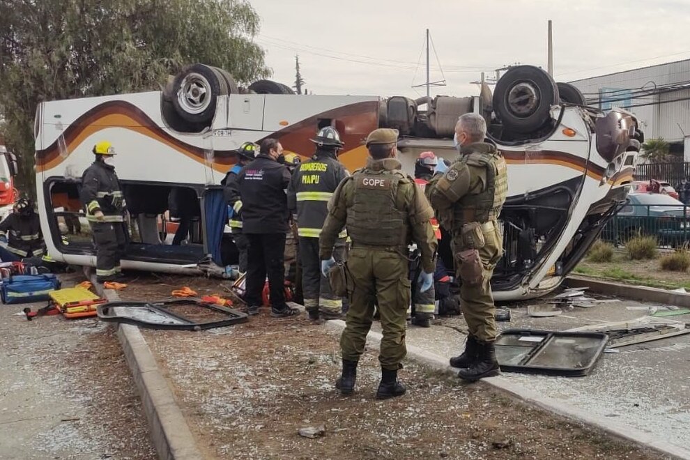 Accidente de bus interurbano en Cerrillos deja dos personas fallecidas