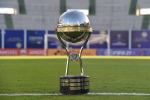 Durísimo: Colo Colo y Universidad Católica ante gigantes brasileños en Copa Sudamericana