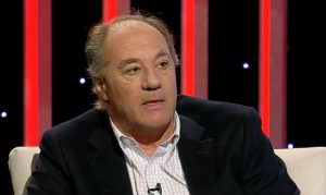El “torpedo” en la mano rayada de Juan Sutil en TV que desató una ola de críticas