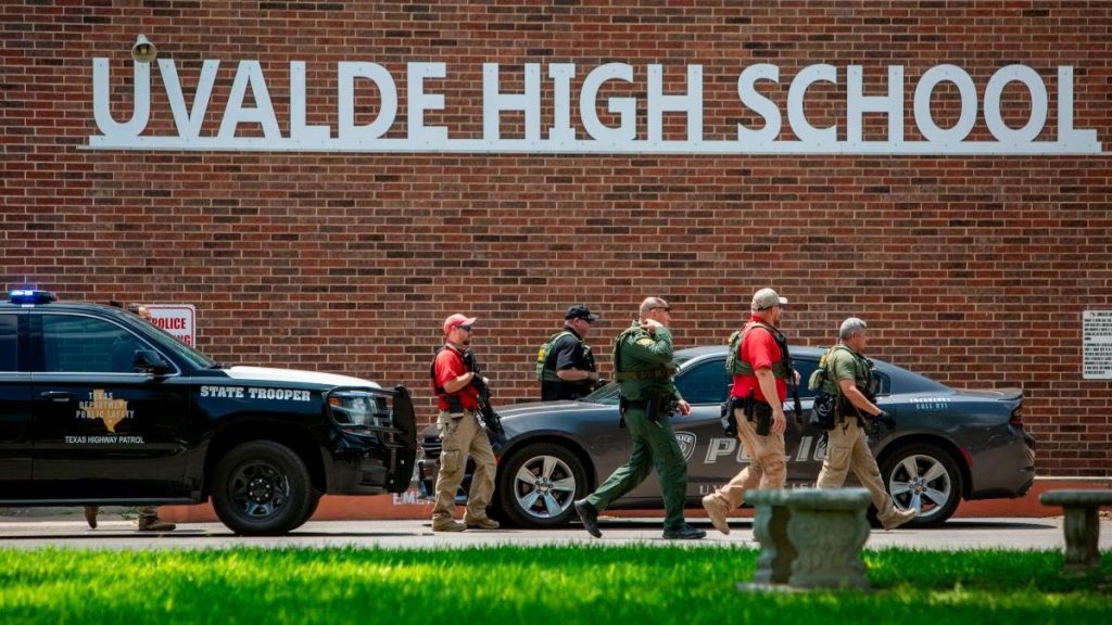 Suben a 21 los muertos por masacre en escuela de Texas: La peor de la historia de EE.UU.