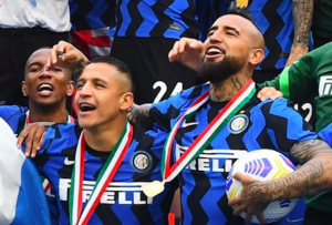 Cartelera de Fútbol por TV: Alexis Sánchez y Arturo Vidal pueden ser campeones en Italia