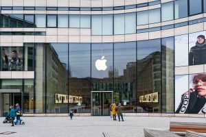 Trabajadores forman primer sindicato de una tienda Apple en EE.UU.