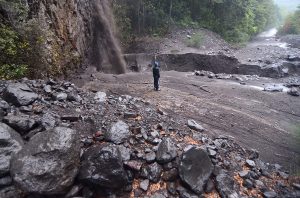 VIDEO| Deslizamiento de tierras genera "tsunami lacustre" en el Lago de Todos los Santos