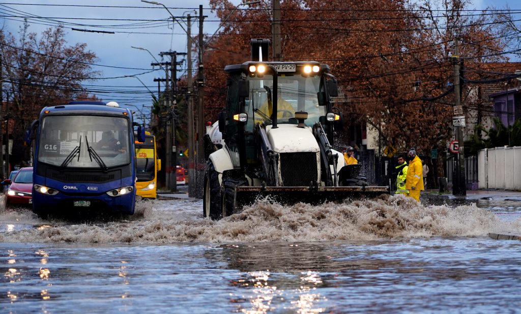 Lluvia en Santiago: Onemi decreta Alerta Temprana Preventiva ante anuncio de precipitaciones fuertes