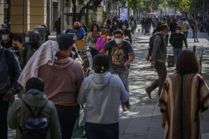 COVID-19 en Chile: Positividad sobre el 14% con 8.730 casos diarios