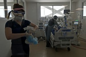 Reporte COVID-19: Más de 8.000 casos nuevos y hospitalizados en UCI se acercan a las 200 personas