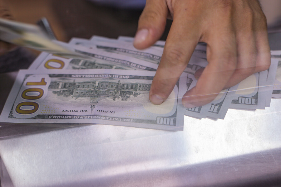 Tras alza de la divisa: Hacienda anuncia «liquidación de activos en dólares» del fisco