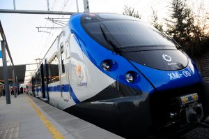 Tren Santiago-Valparaíso: Gobierno apunta al 2030 y expresidente de EFE cuestiona proyecto