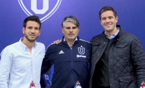 Diego López elogia a hinchada de la U en presentación: “Se parece a la de Peñarol”