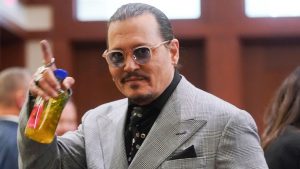 Jurado acoge versión de Johnny Depp y gana el juicio contra Amber Heard