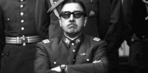 El dictador Pinochet como vampiro: Pablo Larraín prepara una comedia oscura para Netflix