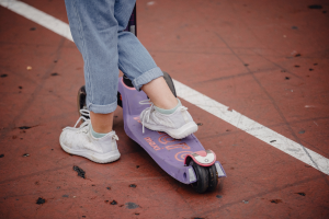 Zapatillas de niños: ¿Cómo saber si aún le quedan bien?