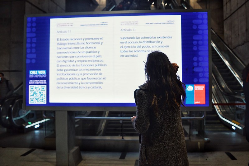 Trece estaciones de Metro se suman a exhibición de propuesta de nueva Constitución
