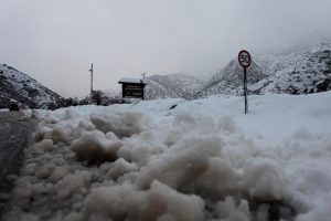 “Todos recordamos el temporal blanco del 2017”: Autoridades en alerta por pronóstico de nieve en Santiago