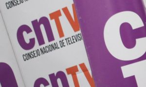 “Ya lo reportamos”: CNTV recibe denuncias contra Mónica Pérez por fake news sobre nueva Constitución