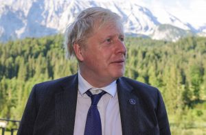 La contienda por suceder a Boris Johnson desangra al partido "tory"