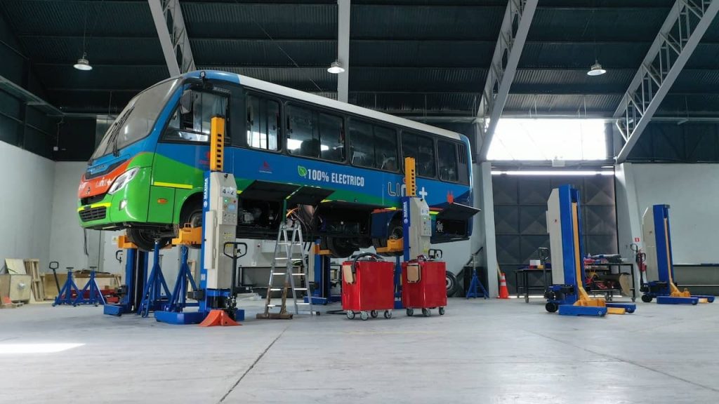 Presentan el primer bus eléctrico construido en Chile