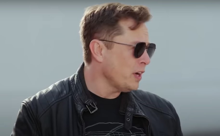 Elon Musk tuvo que dar explicaciones oficiales por un tuit alusivo a la compra de Twitter