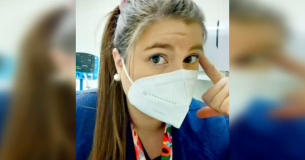 Enfermera apuñalada en Las Condes es internada otra vez tras complicaciones: Padre entregó detalles