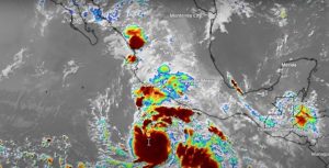 Tormenta tropical Estelle avanza ocasionando fuertes lluvias en México