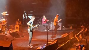 VIDEO| RATM regresa tras 11 años y Zack de la Rocha se lesiona: Así terminó el show en Chicago