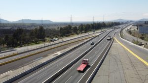 Fin de semana largo y carreteras: Más de 129 mil vehículos han salido de Región Metropolitana