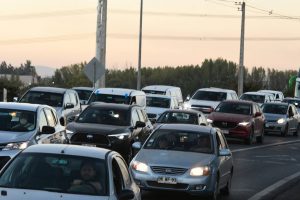 Balance de fin de semana largo: Reportan 10 fallecidos y 326 mil vehículos salieron de la RM